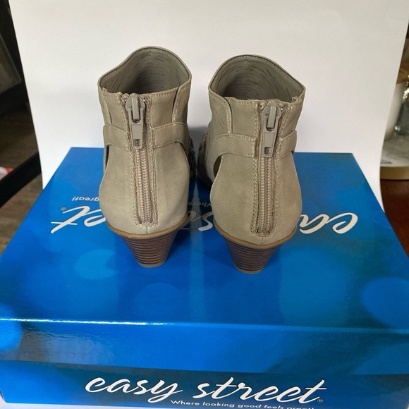 New Easy Street Women's Sunrise Sandals Grey Size 6.5M - Picture 5 of 6